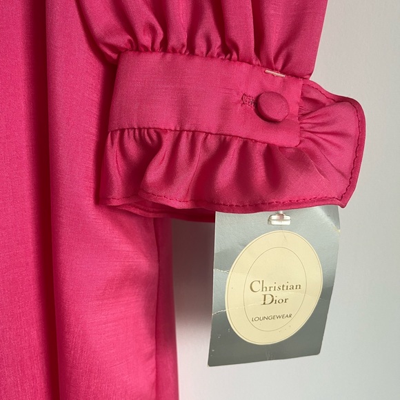 Dead stock Vintage Christian Dior fuchsia dressing gown (sleepwear/nightgown). - Picture 2 of 6